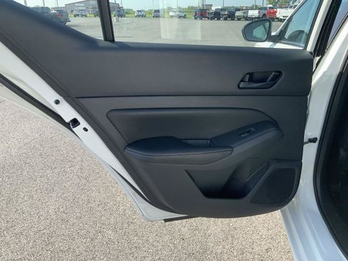 Used 2025 Nissan Altima 2.5 SV FWD image 39
