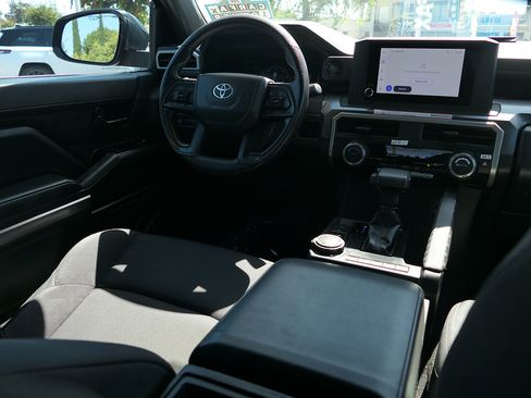 Used 2025 Toyota Tacoma SR5 AWD/4WD image 24