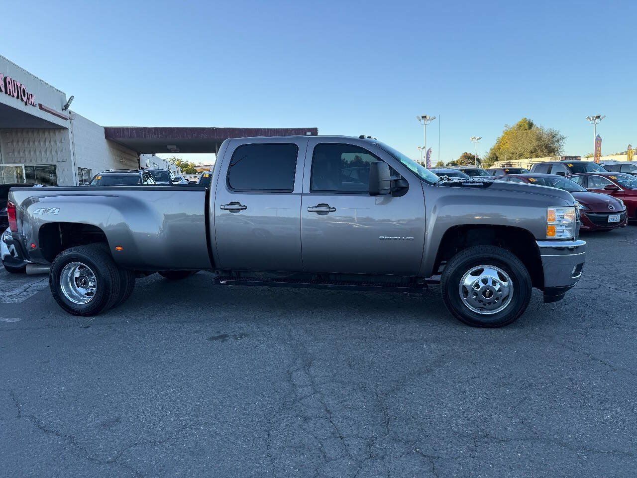 Used 2014 Chevrolet Silverado 3500 LTZ w/ LTZ Plus Package AWD/4WD image 2