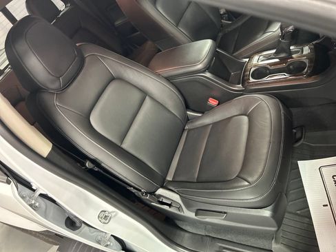 Used 2022 GMC Canyon Elevation w/ Elevation Premium Package AWD/4WD image 24
