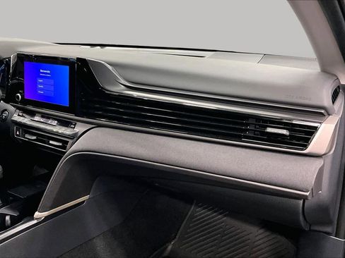 Used 2025 Toyota Camry LE w/ Convenience Package FWD image 18