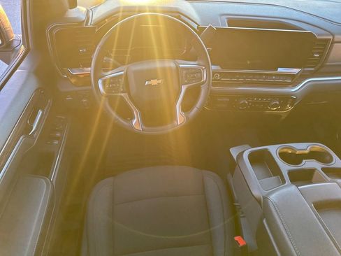 Used 2025 Chevrolet Silverado 1500 LT image 16