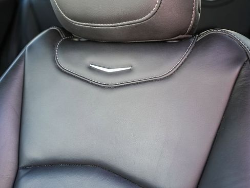 Used 2024 Cadillac XT4 Premium Luxury image 25