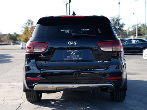Used 2017 Kia Sorento SX image 12