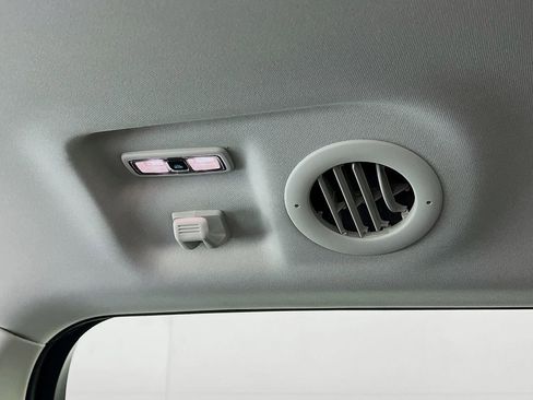 Used 2025 Ford Explorer Active image 28