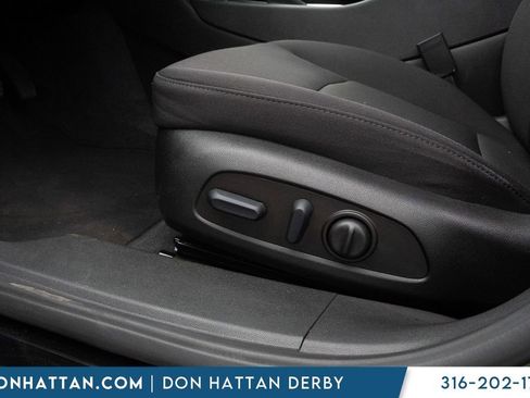 Used 2023 Chevrolet Malibu LT image 18