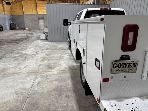 Used 2018 Chevrolet Silverado 3500 W/T w/ WT Convenience Package image 9