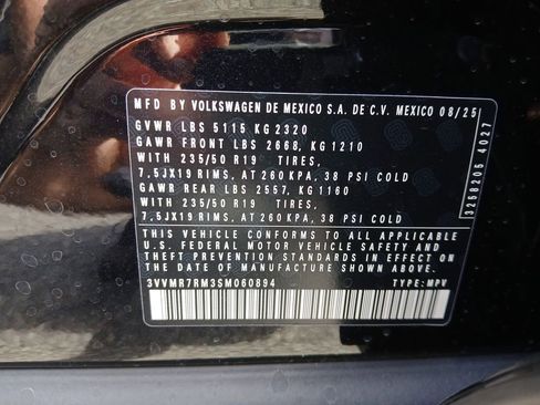 New 2025 Volkswagen Tiguan SE image 29