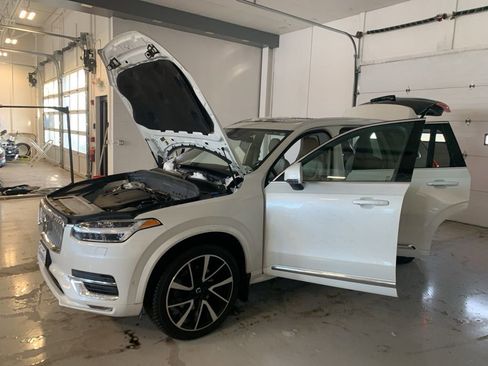 Used 2023 Volvo XC90 B6 Plus image 34