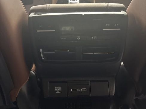 Used 2024 Acura MDX SH-AWD w/ Technology Package image 29