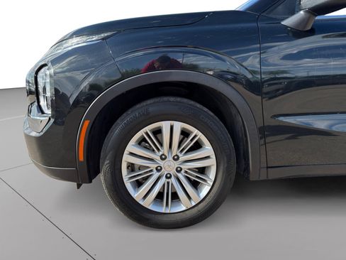 Used 2023 Mitsubishi Outlander ES image 9