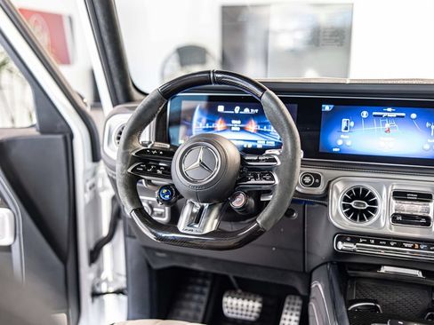 Used 2025 Mercedes-Benz G 63 AMG 4MATIC image 39