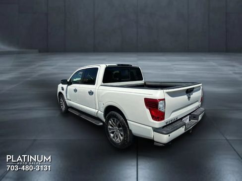 Used 2017 Nissan Titan SL RWD image 8