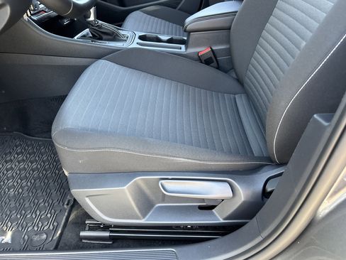 Certified 2025 Volkswagen Jetta S image 18