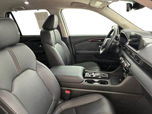 Used 2025 Honda Pilot EX-L image 14