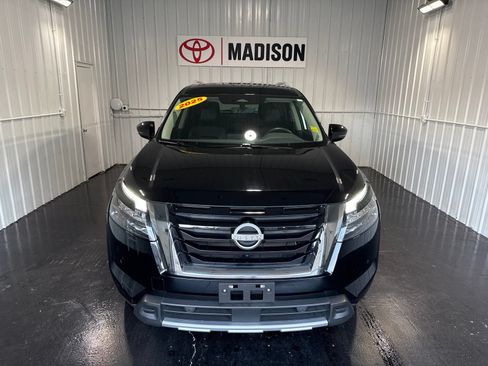 Used 2025 Nissan Pathfinder SL AWD/4WD image 5