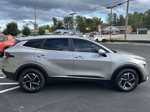 Used 2023 Kia Sportage LX image 8