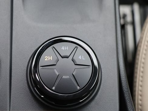 New 2025 Ford Ranger Lariat w/ Chrome Accent Package image 25