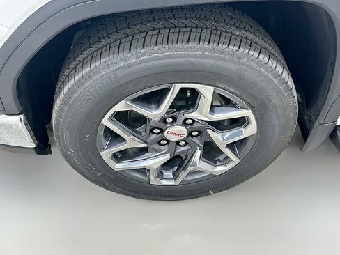 New 2026 GMC Sierra 1500 SLT image 11