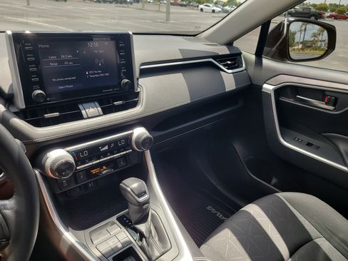 Used 2019 Toyota RAV4 XLE w/ Convenience Package AWD/4WD image 23