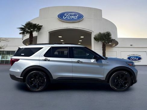 Certified 2023 Ford Explorer ST-Line w/ Class IV Trailer Tow Package RWD image 5