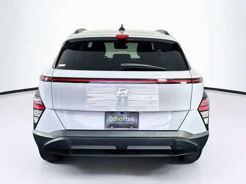 Used 2025 Hyundai Kona SEL FWD image 7