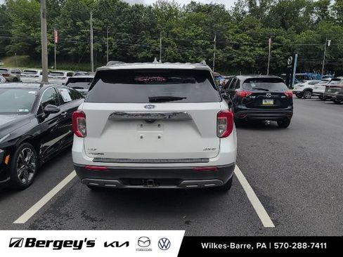 Used 2021 Ford Explorer XLT w/ Equipment Group 202A AWD/4WD image 11