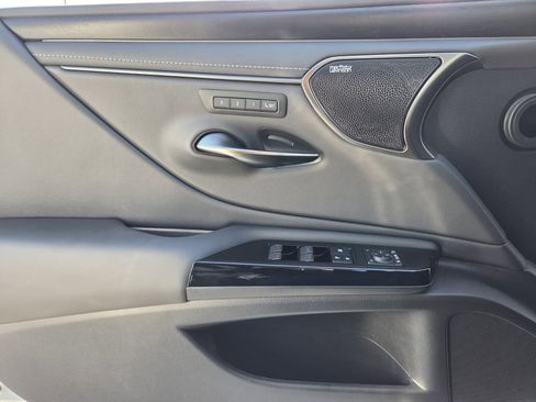Used 2025 Lexus ES 350 Ultra Luxury w/ Accessory Package (Z2) image 20