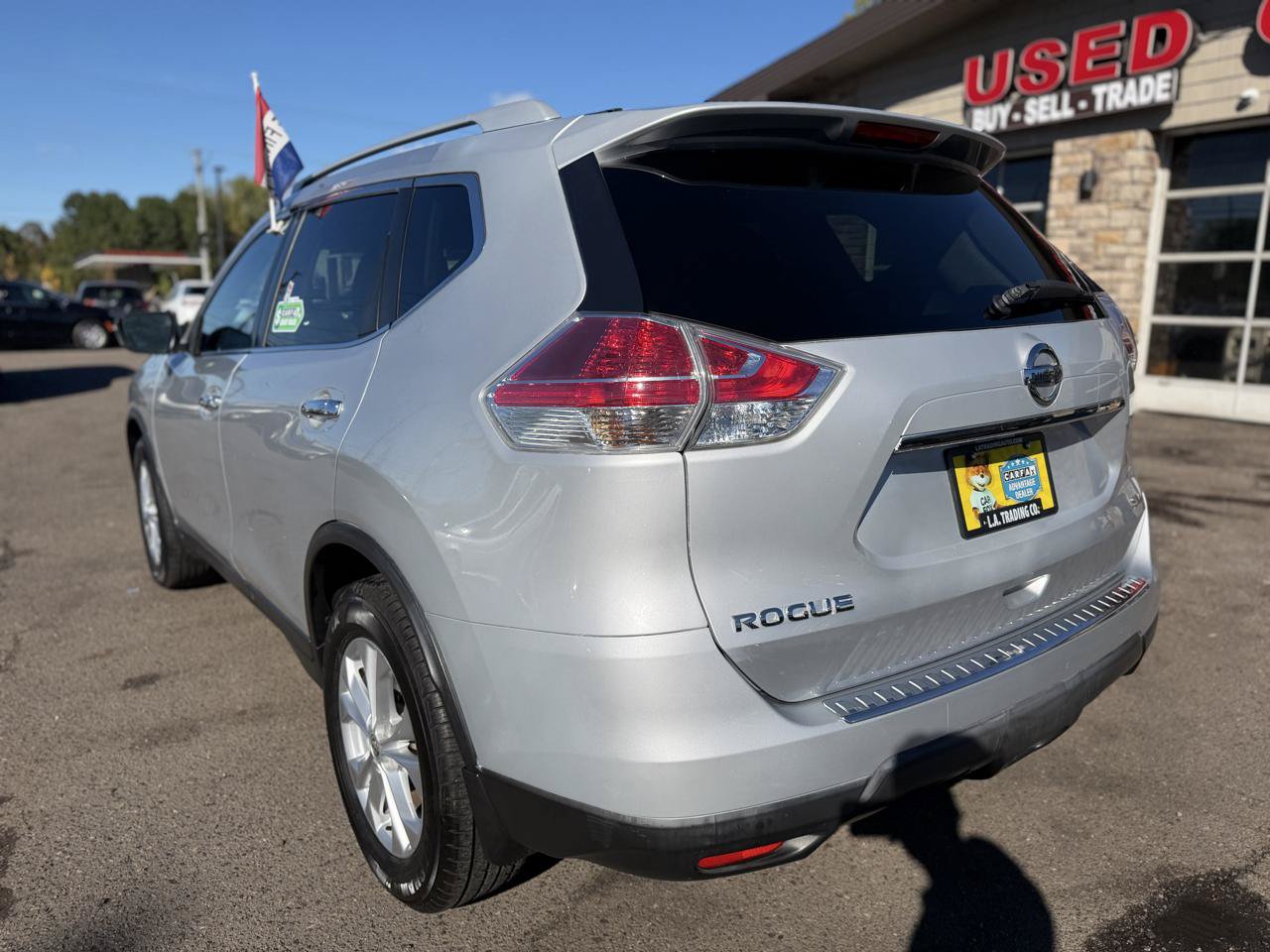 Used 2016 Nissan Rogue SV FWD image 6