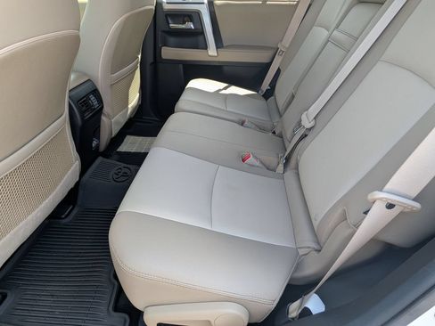 Used 2022 Toyota 4Runner SR5 Premium w/ Moonroof Package AWD/4WD image 28