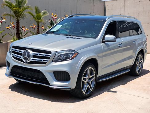 Used 2017 Mercedes-Benz GLS 550 4MATIC image 3