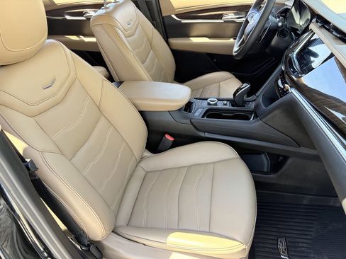 Certified 2025 Cadillac XT6 Sport w/ Platinum Package AWD/4WD image 11