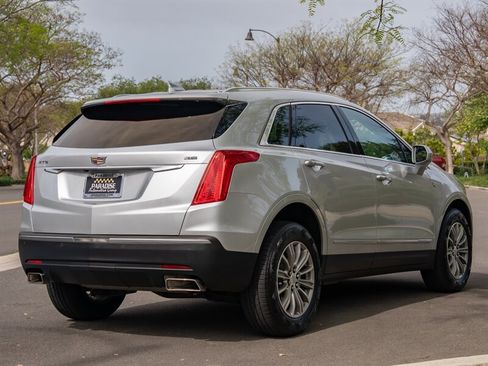 Used 2017 Cadillac XT5 Luxury w/ Driver Awareness Package image 7