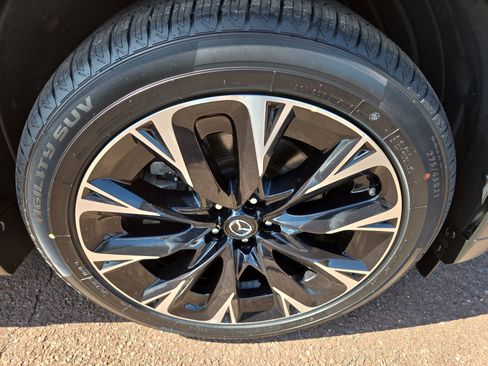 Used 2024 MAZDA CX-90 Plug-In Hybrid w/ Premium Pkg image 9