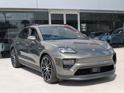 New 2025 Porsche Macan Electric image 7