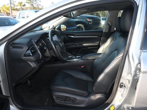 Certified 2020 Toyota Camry XLE image 7
