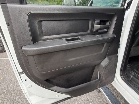 Used 2024 RAM 5500 Tradesman w/ Chrome Appearance Group AWD/4WD image 22
