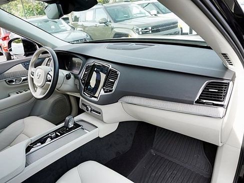 Used 2025 Volvo XC90 B6 Plus w/ Protection Package Premier AWD/4WD image 10