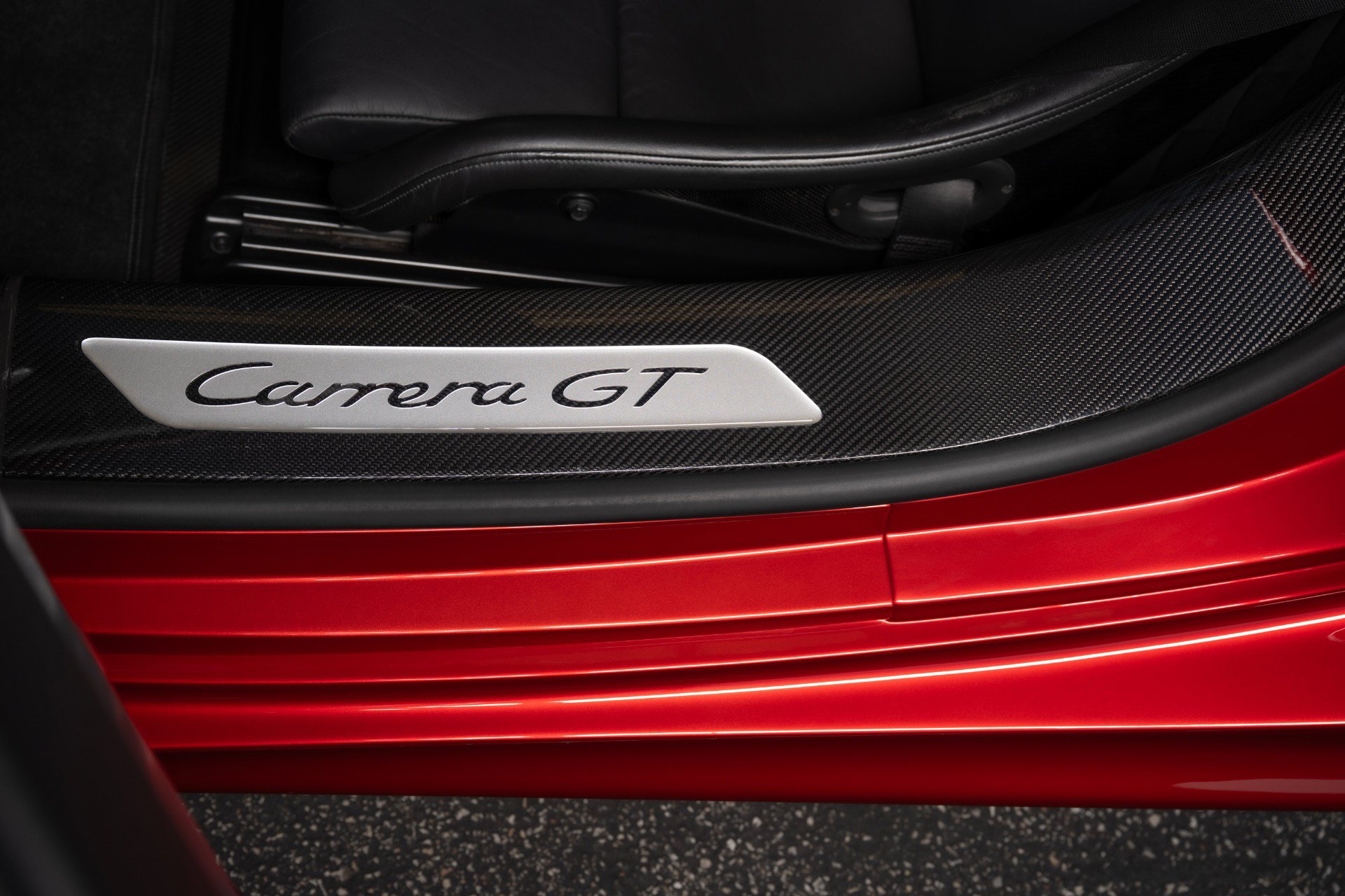 Used 2005 Porsche Carrera GT RWD image 35