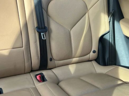 Used 2018 Porsche Cayenne Sport Utility 4D image 15