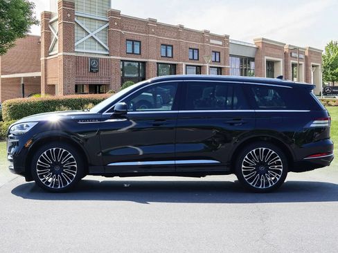 Used 2023 Lincoln Aviator Black Label AWD/4WD image 8