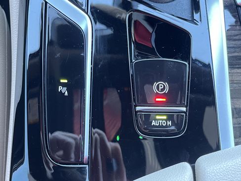 Used 2022 BMW 540i w/ Convenience Package image 8