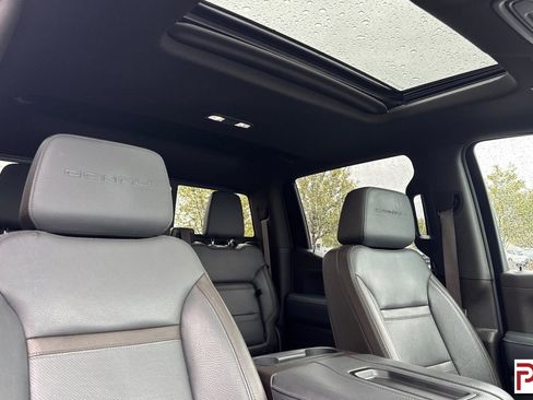 Used 2022 GMC Sierra 1500 Denali w/ Denali Reserve Package image 18