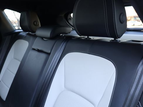 Used 2020 Jaguar F-PACE R-Sport image 16