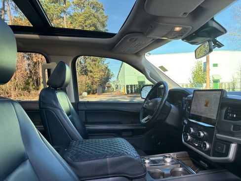 Used 2023 Ford Expedition XLT image 23