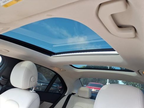 Used 2019 Mercedes-Benz C 300 4MATIC Sedan image 11