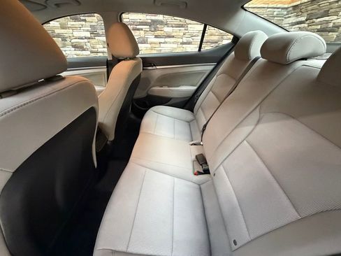 Used 2018 Hyundai Elantra Value Edition FWD image 28