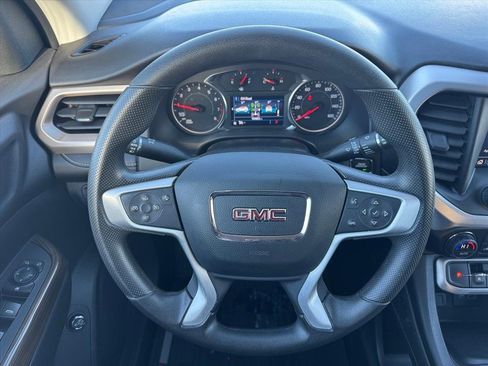 Used 2023 GMC Acadia SLE w/ Driver Convenience Package image 12