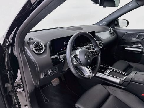 Certified 2025 Mercedes-Benz GLA 250 image 10