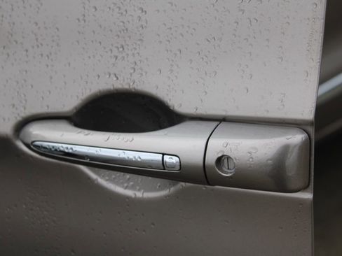 Used 2018 Chrysler Pacifica Touring-L Plus image 15